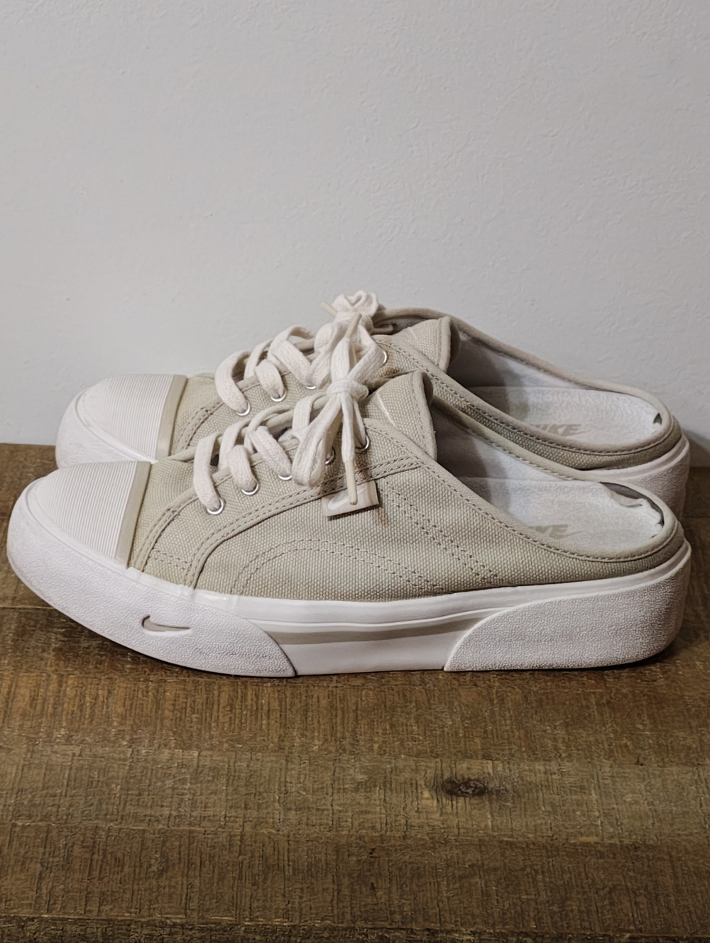 Nike Hermosa Y2K Slip-On Canvas Mules in Beige Women's Size 8.5